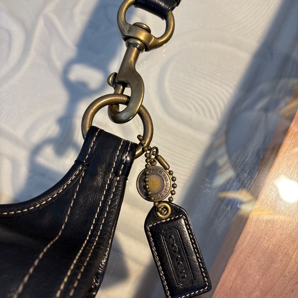 Vintage Coach Legacy Hippie Shoulder Bag Style 10325 – Black Leather with Brass - Picture 14 of 17